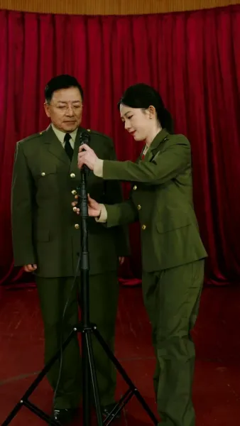 ผู้ถามที่เงียบงัน ลมใบไม้ผลิกับคำถามที่ไม่มีคำตอบ