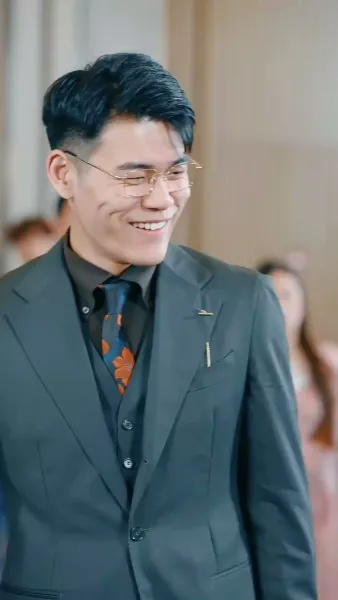 ธิดาเหนือบัลลังก์