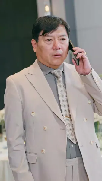 ธิดาเหนือบัลลังก์