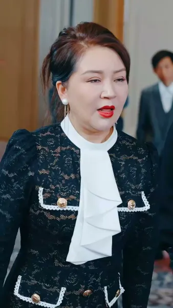 ธิดาเหนือบัลลังก์