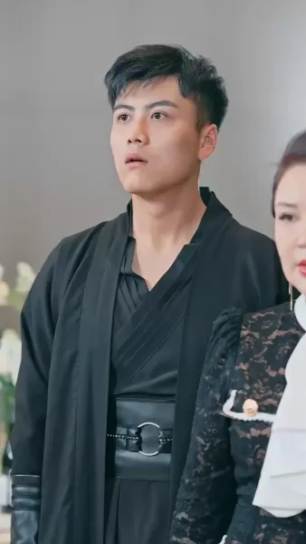 ธิดาเหนือบัลลังก์