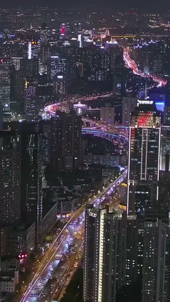 จากพี่เลี้ยงสู่ไอดอลบอส