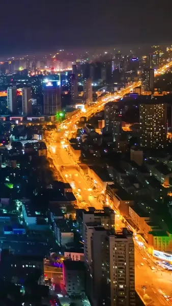 จากพี่เลี้ยงสู่ไอดอลบอส