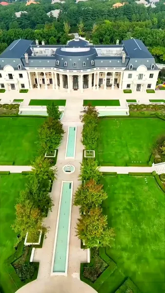 จากพี่เลี้ยงสู่ไอดอลบอส