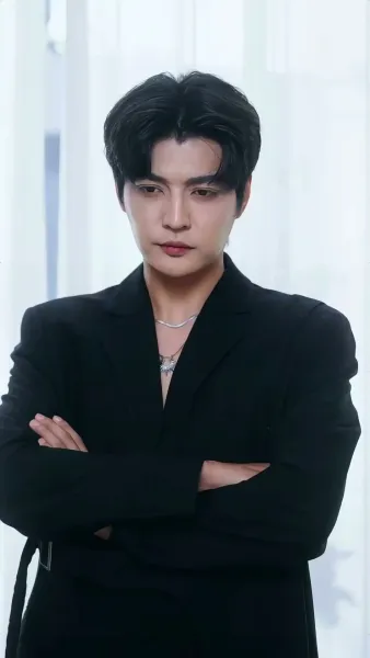 จากพี่เลี้ยงสู่ไอดอลบอส