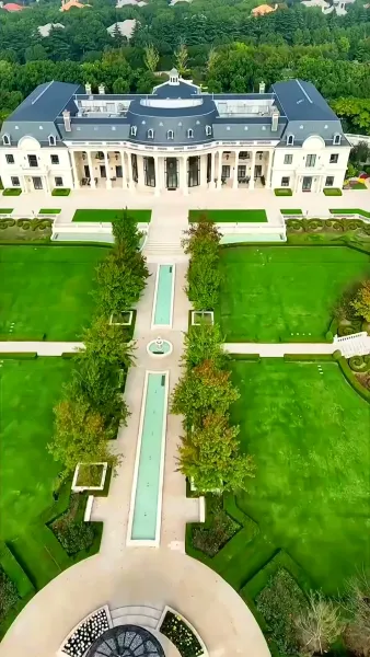 จากพี่เลี้ยงสู่ไอดอลบอส