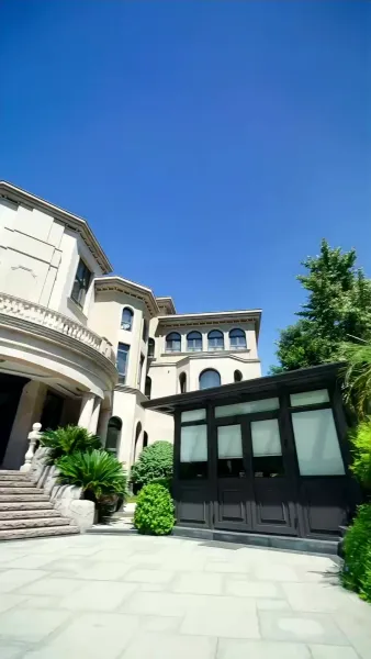 จากพี่เลี้ยงสู่ไอดอลบอส