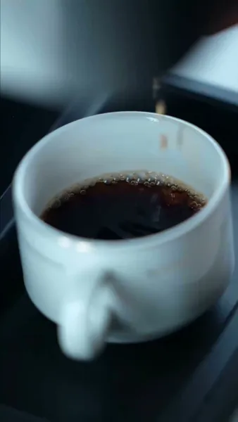 รักสามซ้อน ซ่อนน้ำตา