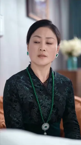 รักสามซ้อน ซ่อนน้ำตา