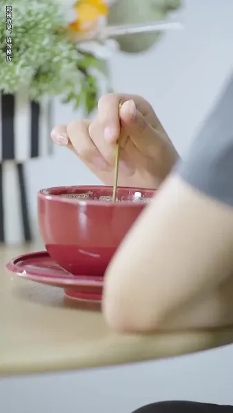 หลังจากการหย่าร้าง ภรรยาเก่าของเขาได้นำลูกไป