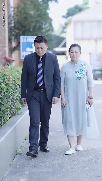 หลังจากการหย่าร้าง ภรรยาเก่าของเขาได้นำลูกไป