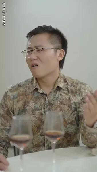 หลังจากการหย่าร้าง ภรรยาเก่าของเขาได้นำลูกไป