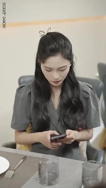 หลังจากการหย่าร้าง ภรรยาเก่าของเขาได้นำลูกไป