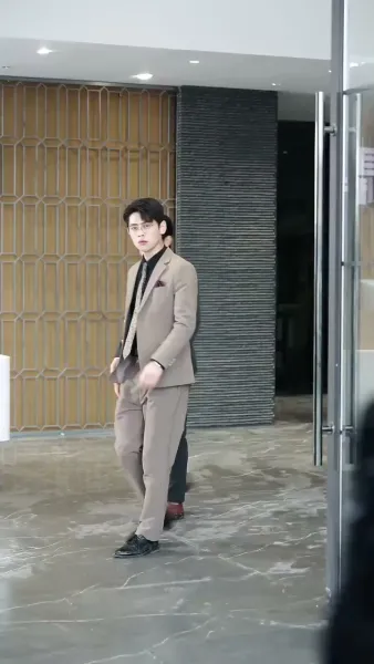 สามีสายฟ้าแลบ รักนี้ไม่เคยรู้จักกัน