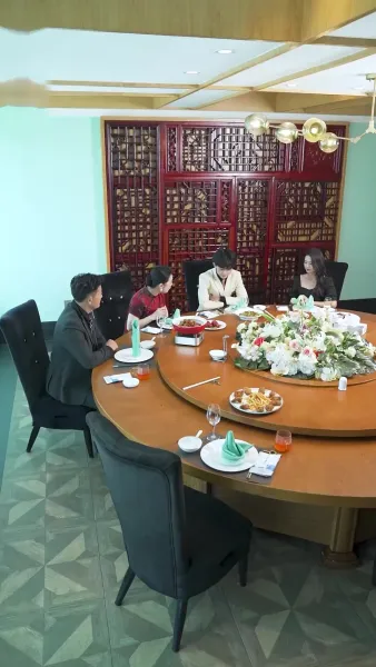 สามีโง่ ๆ เป็นมหาเศรษฐีพันล้าน