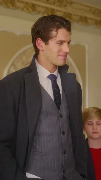 ใต้หน้ากากคือทายาทเศรษฐี