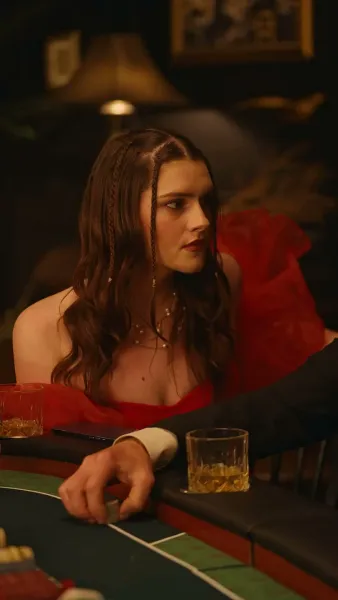 ใต้หน้ากากคือทายาทเศรษฐี