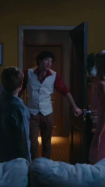 ใต้หน้ากากคือทายาทเศรษฐี