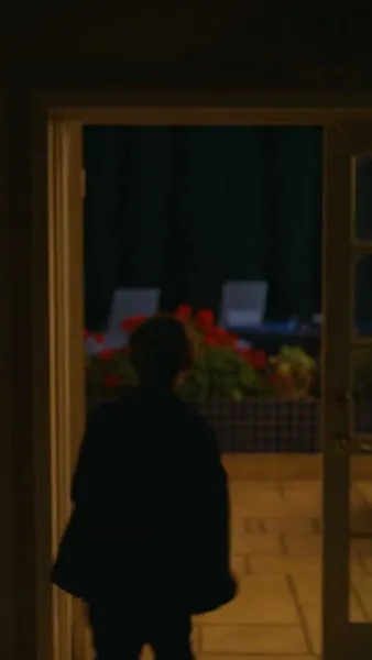 ใต้หน้ากากคือทายาทเศรษฐี