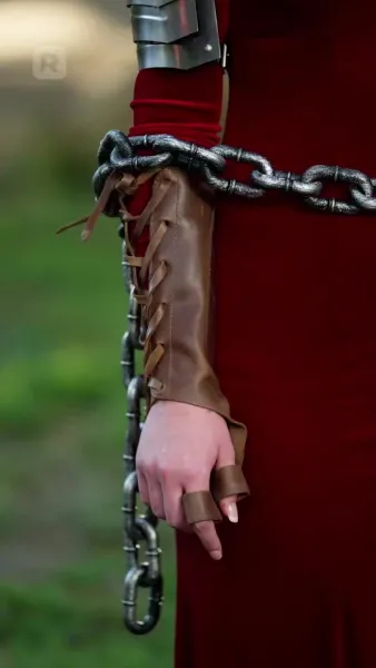 (พากย์) ราชินีผู้กำเนิดใหม่จากเถ้าธุลี