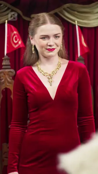 (พากย์) ราชินีผู้กำเนิดใหม่จากเถ้าธุลี