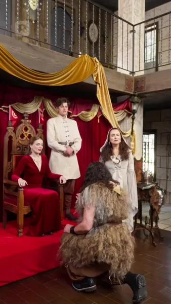 (พากย์) ราชินีผู้กำเนิดใหม่จากเถ้าธุลี