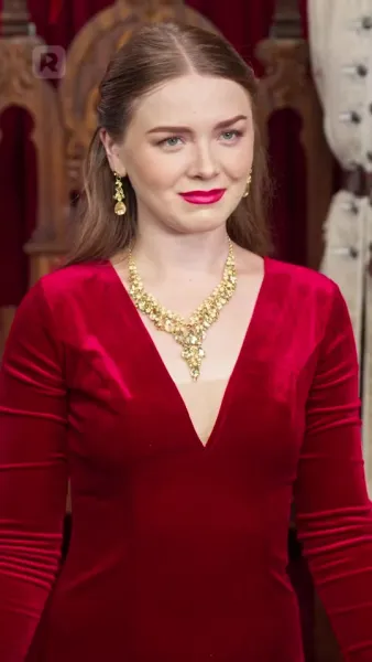 (พากย์) ราชินีผู้กำเนิดใหม่จากเถ้าธุลี