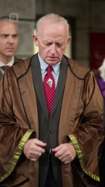 (พากย์) ราชินีผู้กำเนิดใหม่จากเถ้าธุลี