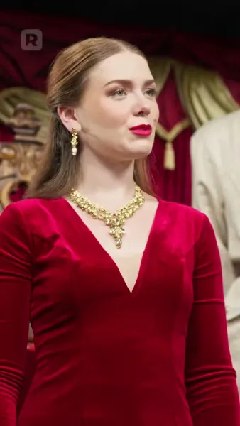 (พากย์) ราชินีผู้กำเนิดใหม่จากเถ้าธุลี