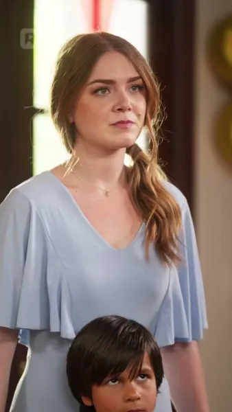 (พากย์) ราชินีผู้กำเนิดใหม่จากเถ้าธุลี