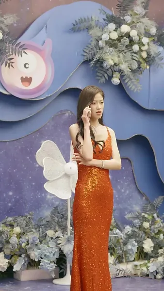 ผู้หญิงใหญ่ของนายพาราโนย่าที่อบอุ่น