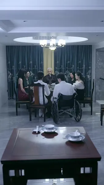 ผู้หญิงใหญ่ของนายพาราโนย่าที่อบอุ่น