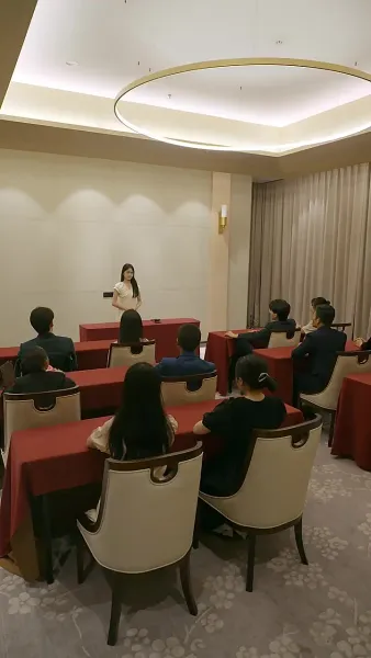 ผู้หญิงใหญ่ของนายพาราโนย่าที่อบอุ่น