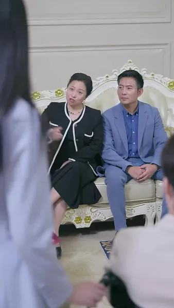 ผู้หญิงใหญ่ของนายพาราโนย่าที่อบอุ่น