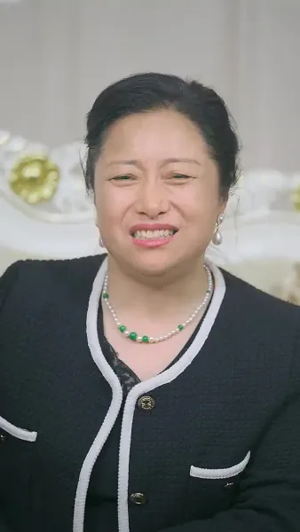 ผู้หญิงใหญ่ของนายพาราโนย่าที่อบอุ่น