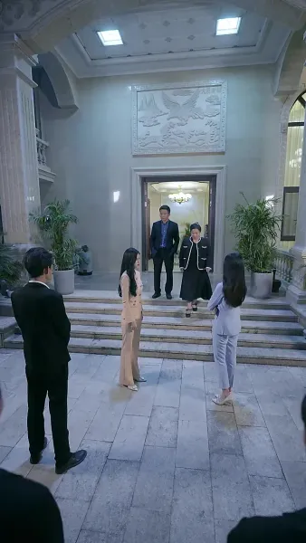 ผู้หญิงใหญ่ของนายพาราโนย่าที่อบอุ่น