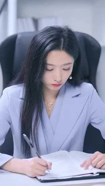 ผู้หญิงใหญ่ของนายพาราโนย่าที่อบอุ่น