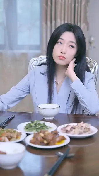 ผู้หญิงใหญ่ของนายพาราโนย่าที่อบอุ่น