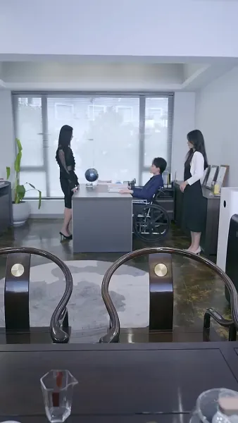 ผู้หญิงใหญ่ของนายพาราโนย่าที่อบอุ่น