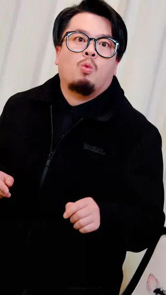 การเปิดตัวของเขยมังกร(พากย์ไทย)