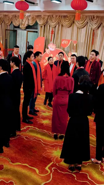 การเปิดตัวของเขยมังกร(พากย์ไทย)