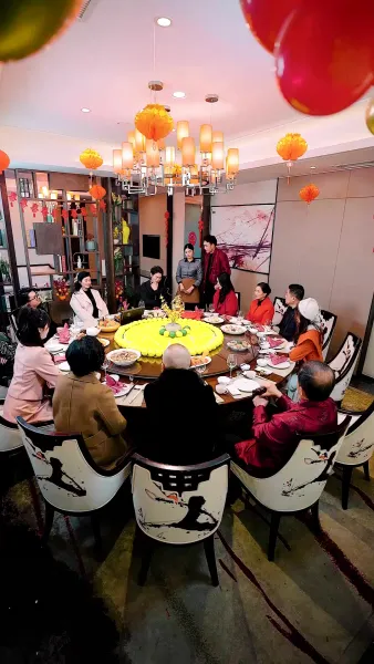 การเปิดตัวของเขยมังกร(พากย์ไทย)