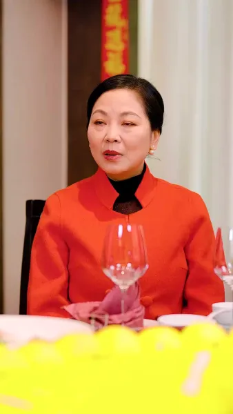 การเปิดตัวของเขยมังกร(พากย์ไทย)