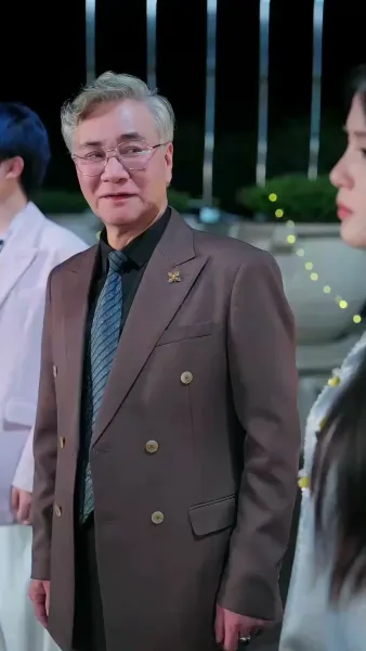 คุณย่าทวดคืนบัลลังก์