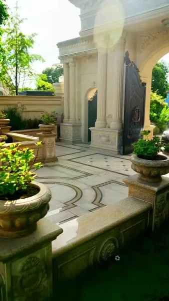 คุณย่าทวดคืนบัลลังก์