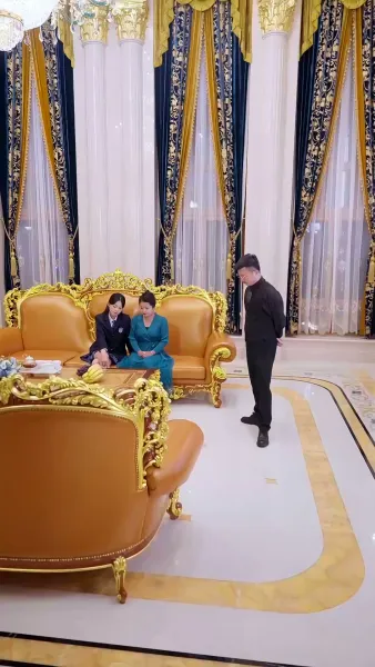 คุณย่าทวดคืนบัลลังก์