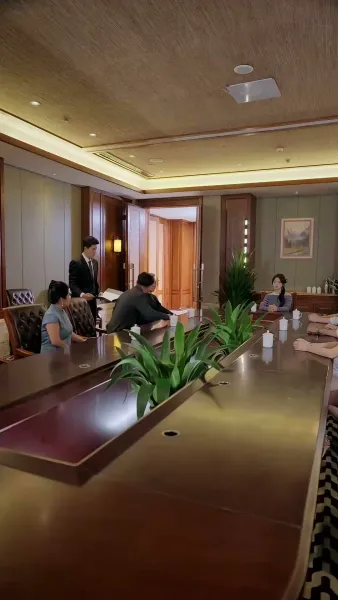 คุณย่าทวดคืนบัลลังก์