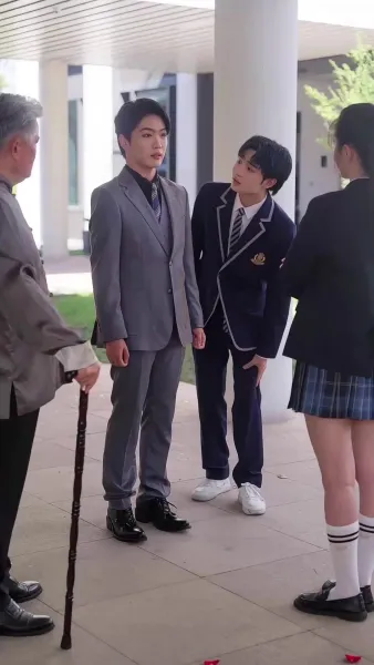 คุณย่าทวดคืนบัลลังก์