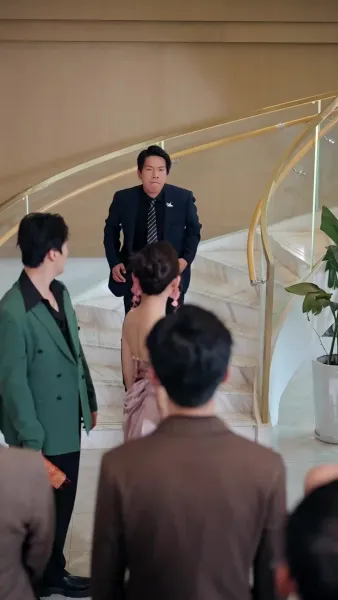 จากคุณชาย สู่แรงงาน