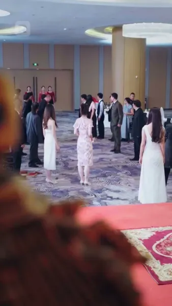 พ่อค้าปลาธรรมดา
เป็นบอสใหญ่ตัวจริง